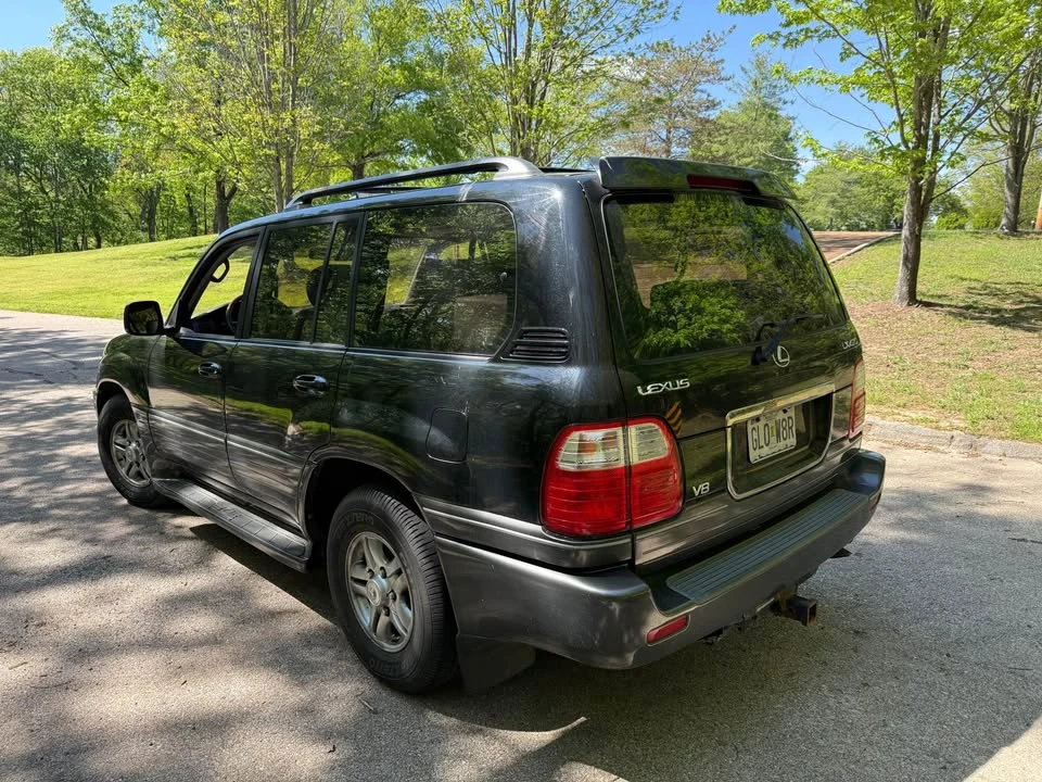 2002 Lexus LX 2nd Gen - Image 4 of 17