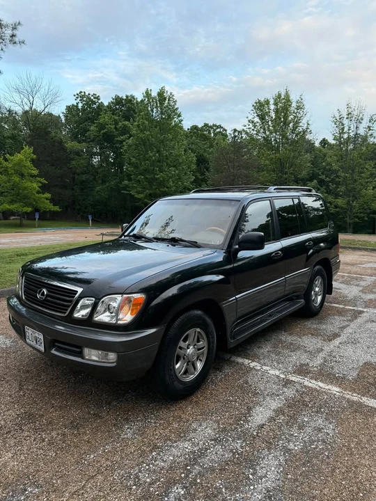 2002 Lexus LX 2nd Gen - Image 2 of 18