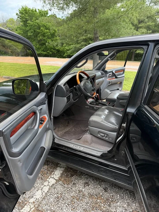 2002 Lexus LX 2nd Gen - Image 5 of 18