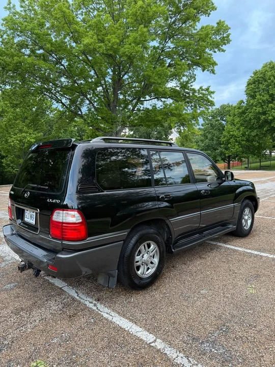 2002 Lexus LX 2nd Gen - Image 4 of 18