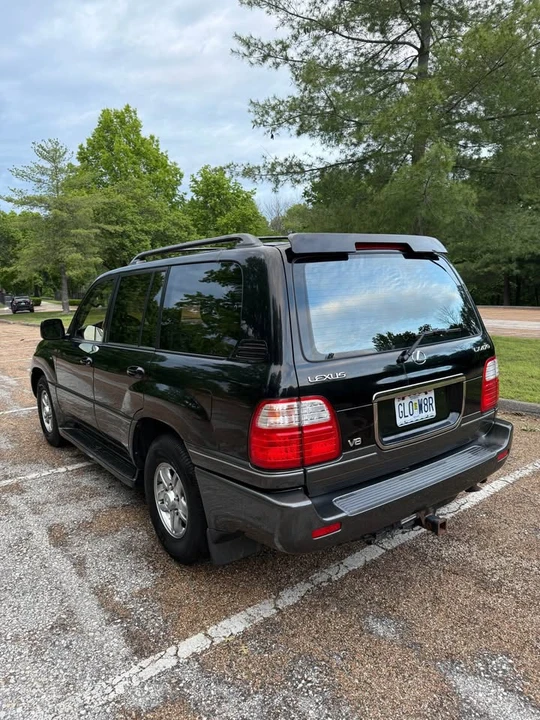 2002 Lexus LX 2nd Gen - Image 3 of 18