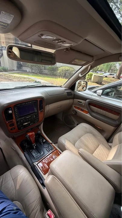 2002 Lexus LX 2nd Gen - Image 6 of 9