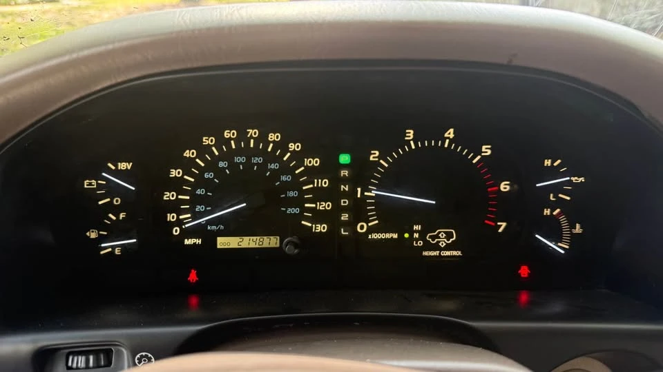 2002 Lexus LX 2nd Gen - Image 4 of 9