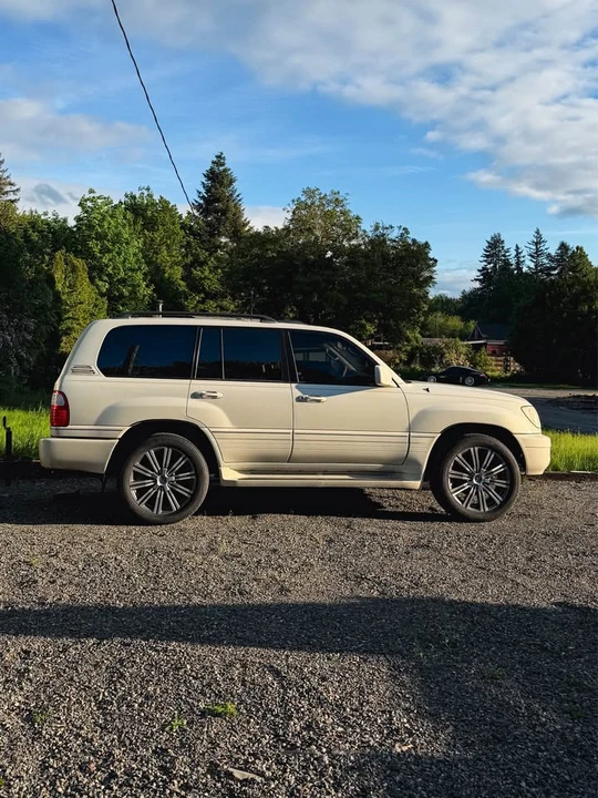 2002 Lexus LX 2nd Gen - Image 2 of 10