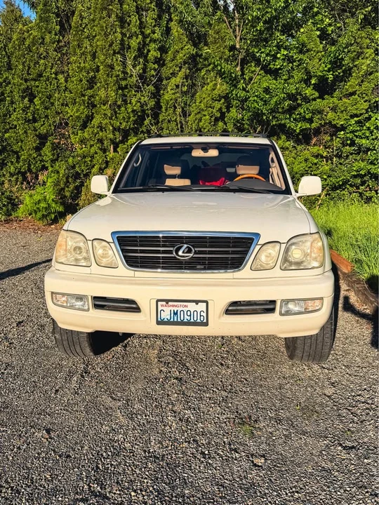 2002 Lexus LX 2nd Gen - Image 5 of 10