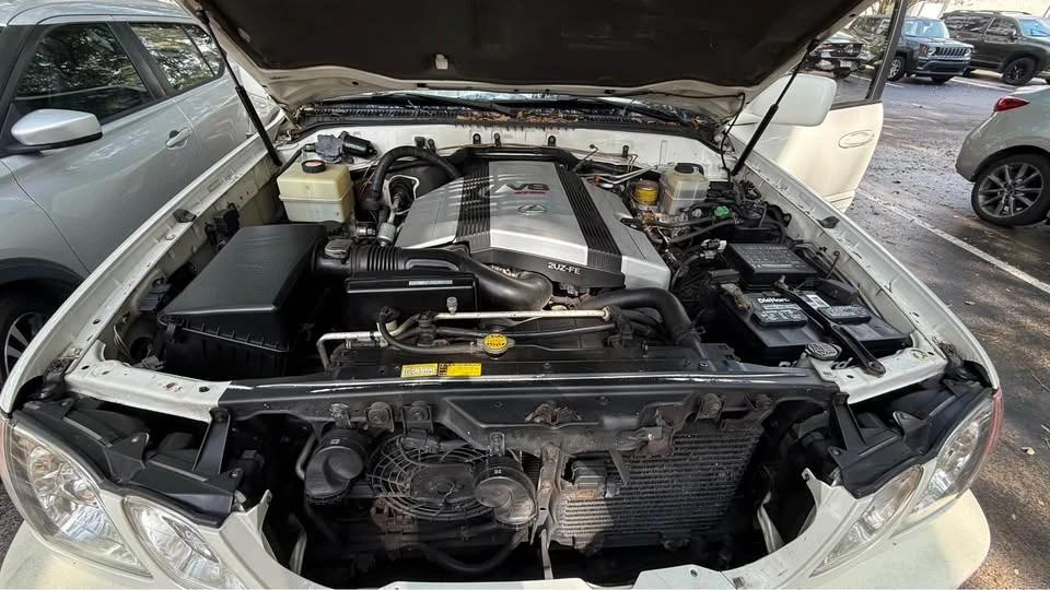 2002 Lexus LX 2nd Gen - Image 9 of 9