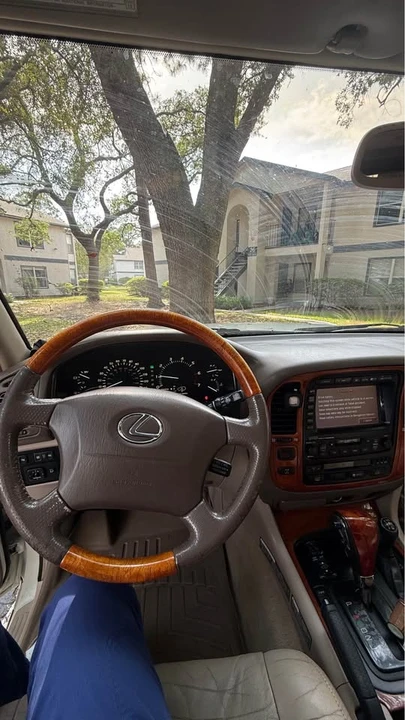2002 Lexus LX 2nd Gen - Image 5 of 9