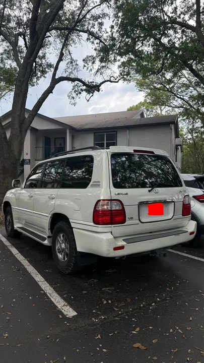 2002 Lexus LX 2nd Gen - Image 2 of 9