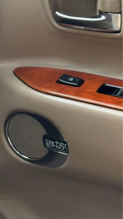 2002 Lexus LX 2nd Gen - Image 8 of 9