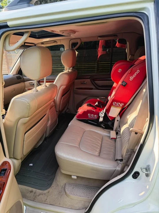 2002 Lexus LX 2nd Gen - Image 7 of 10