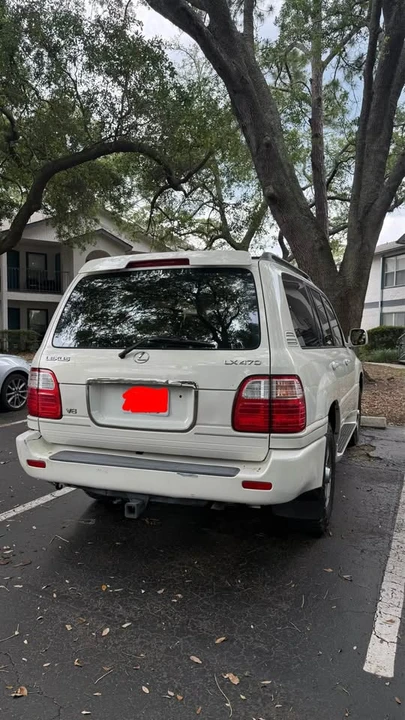 2002 Lexus LX 2nd Gen - Image 3 of 9