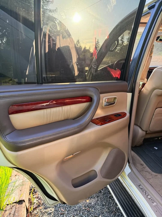 2002 Lexus LX 2nd Gen - Image 8 of 10