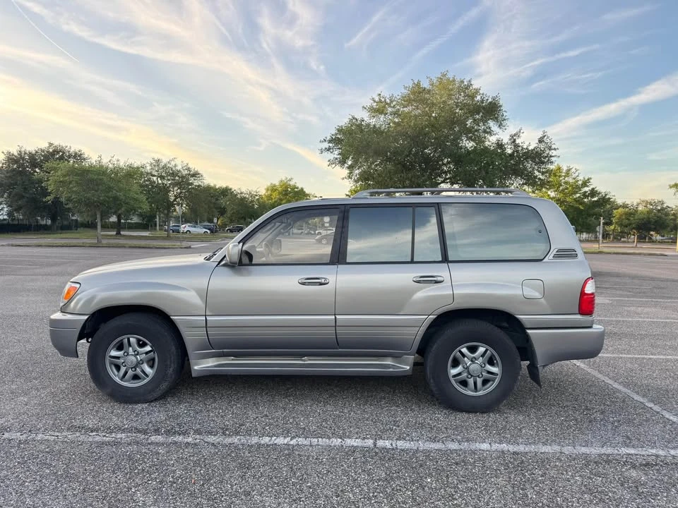 2002 Lexus LX 2nd Gen - Image 7 of 20