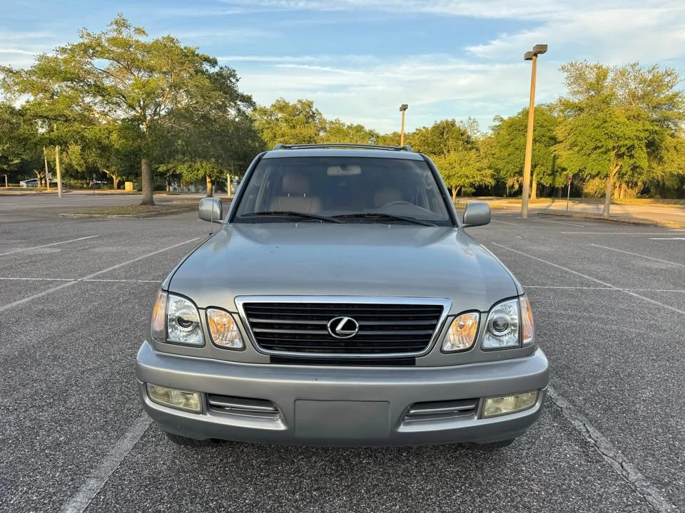 2002 Lexus LX 2nd Gen - Image 3 of 20