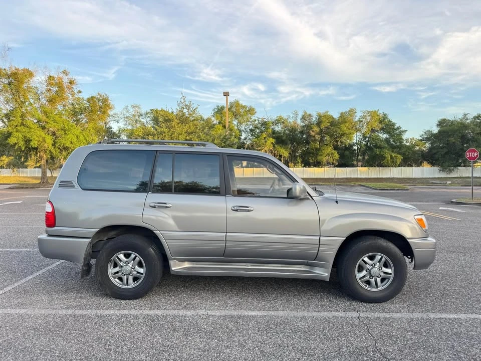 2002 Lexus LX 2nd Gen - Image 8 of 20