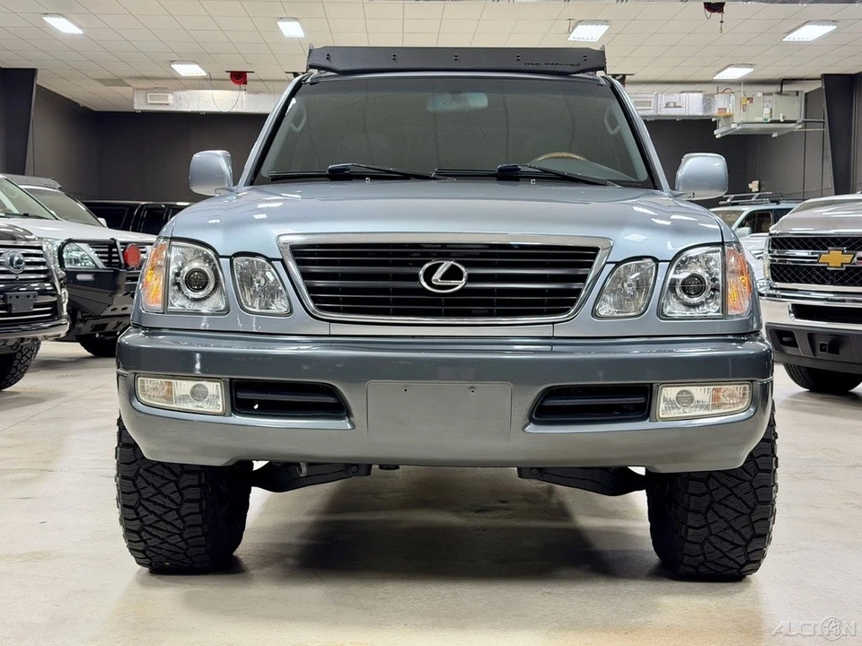 2002 Lexus LX 2nd Gen - Image 4 of 12