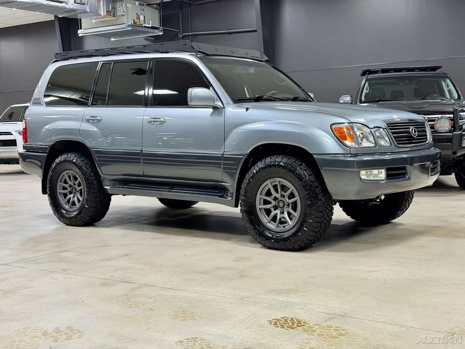 2002 Lexus LX 2nd Gen - Image 7 of 12