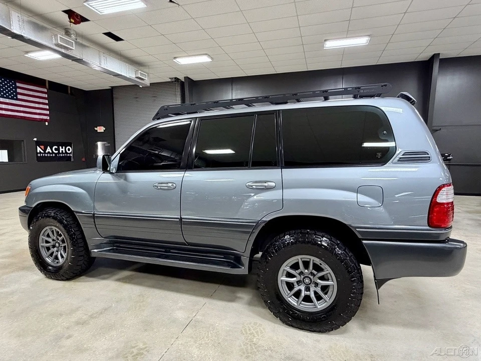 2002 Lexus LX 2nd Gen - Image 12 of 12