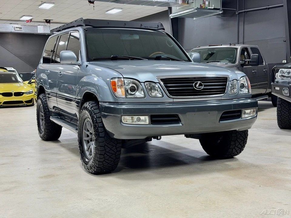 2002 Lexus LX 2nd Gen - Image 5 of 12