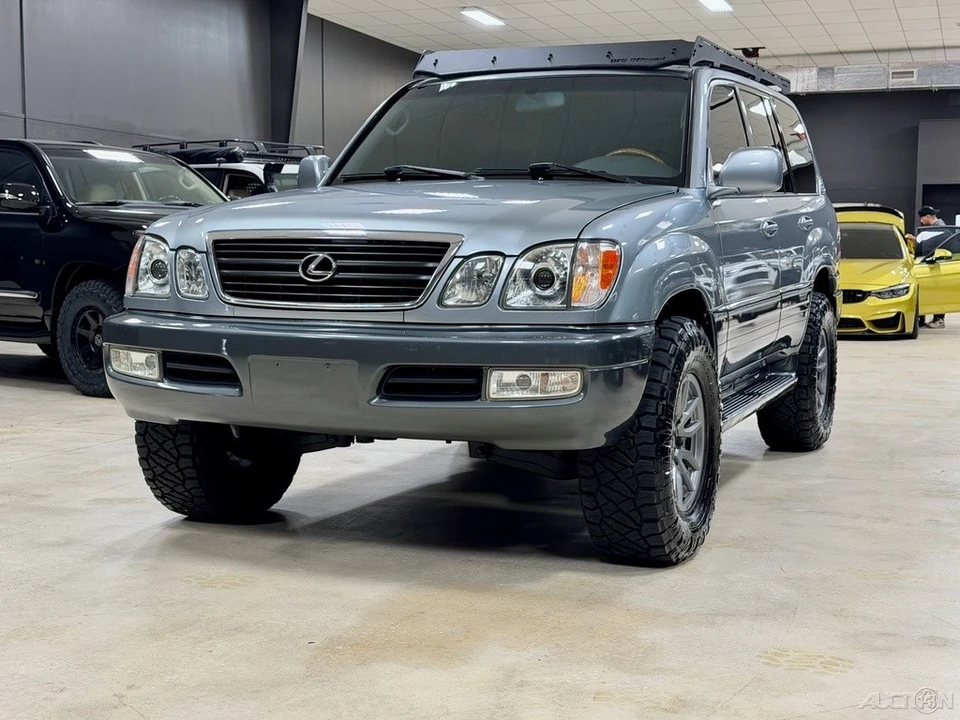 2002 Lexus LX 2nd Gen - Image 3 of 12