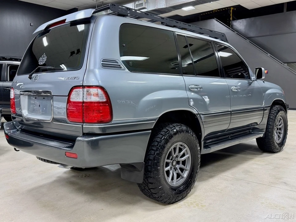 2002 Lexus LX 2nd Gen - Image 9 of 12