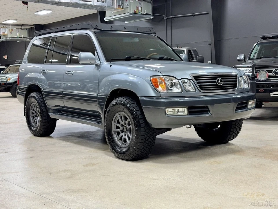 2002 Lexus LX 2nd Gen - Image 6 of 12