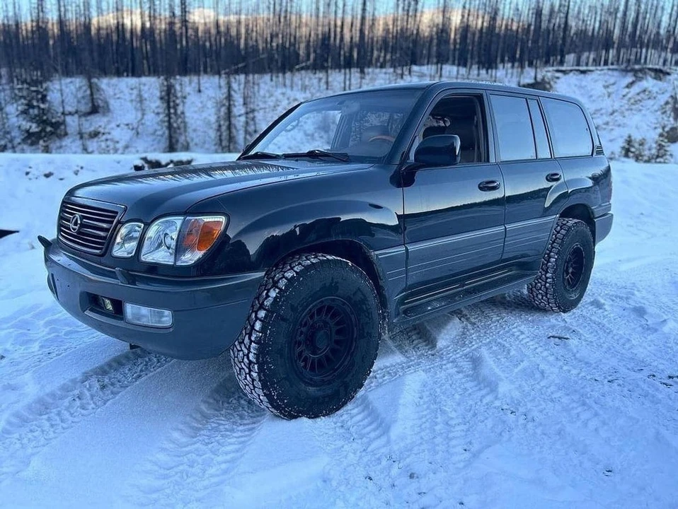 2002 Lexus LX 2nd Gen - Image 3 of 12