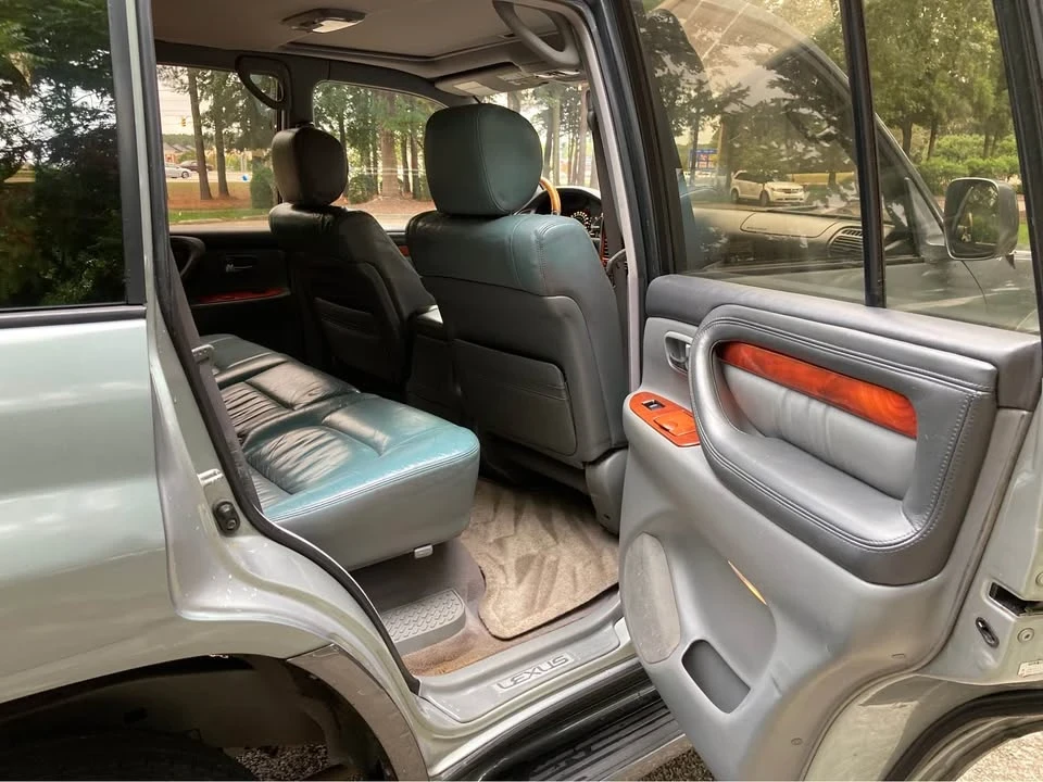 2002 Lexus LX 2nd Gen - Image 6 of 20