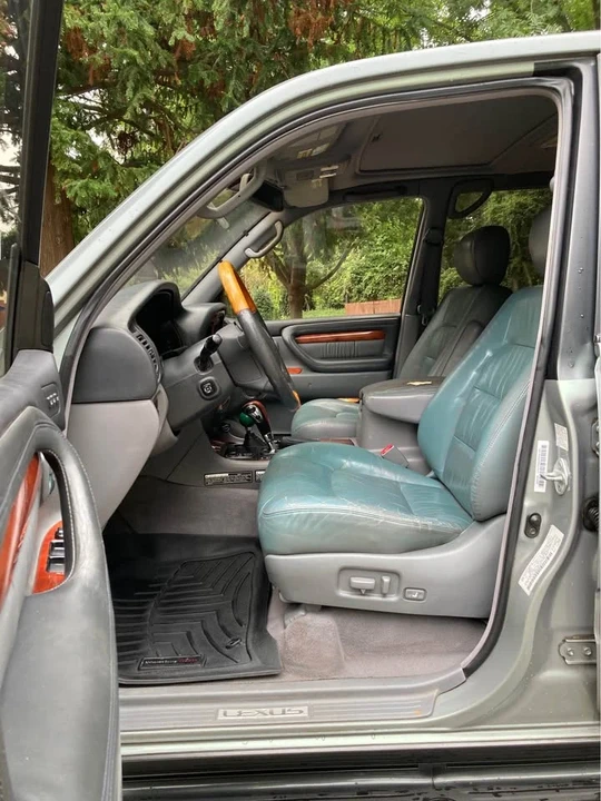 2002 Lexus LX 2nd Gen - Image 10 of 20