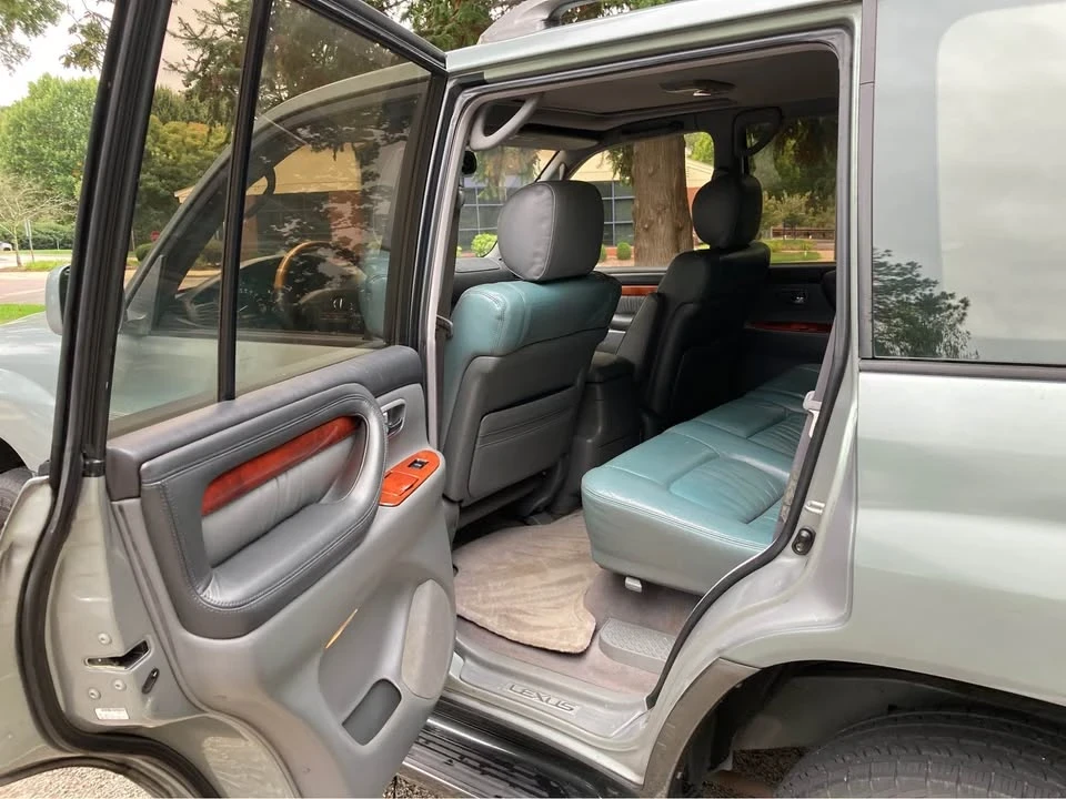 2002 Lexus LX 2nd Gen - Image 8 of 20