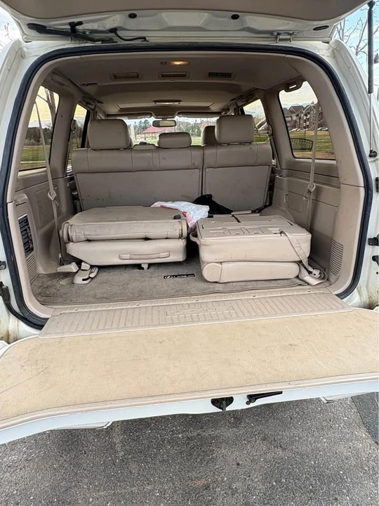 2002 Lexus LX 2nd Gen - Image 5 of 9