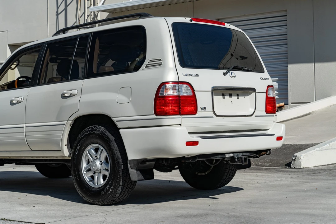 2002 Lexus LX 2nd Gen - Image 30 of 31