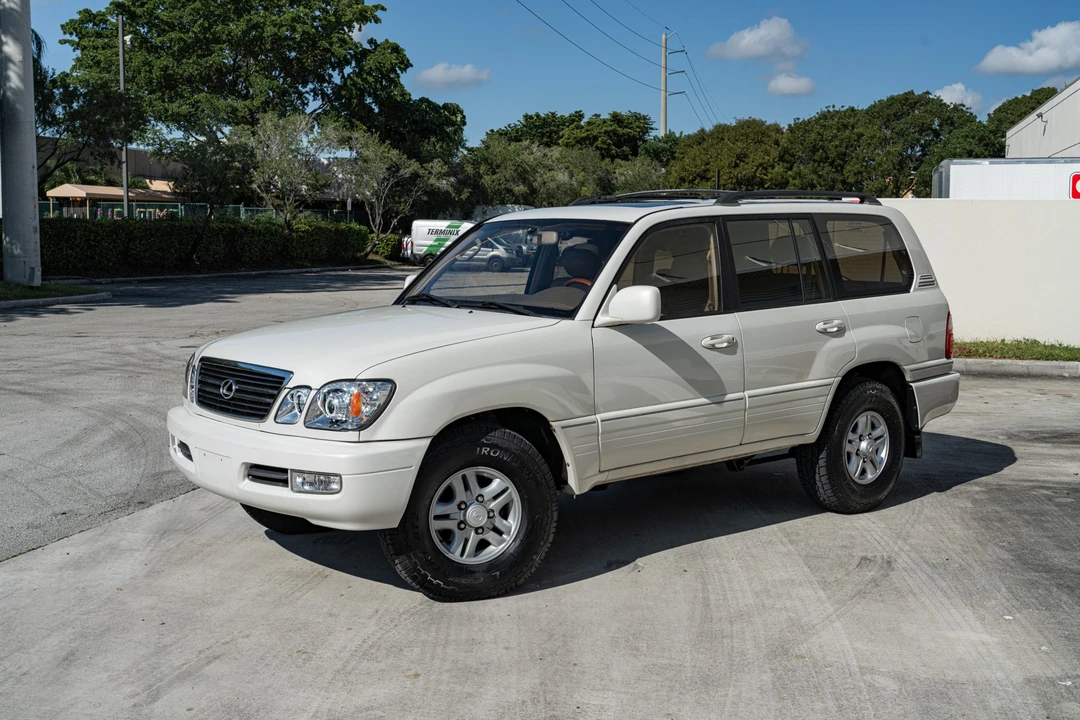 2002 Lexus LX 2nd Gen - Image 7 of 31