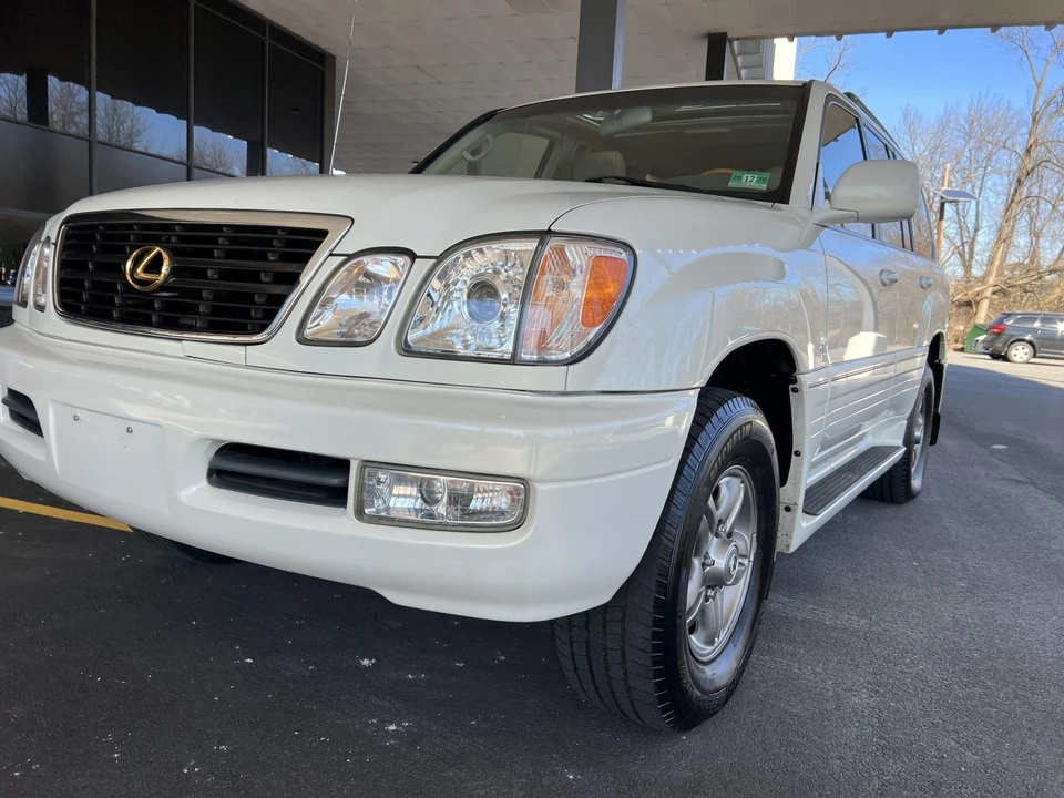 2002 Lexus LX 2nd Gen - Image 6 of 31