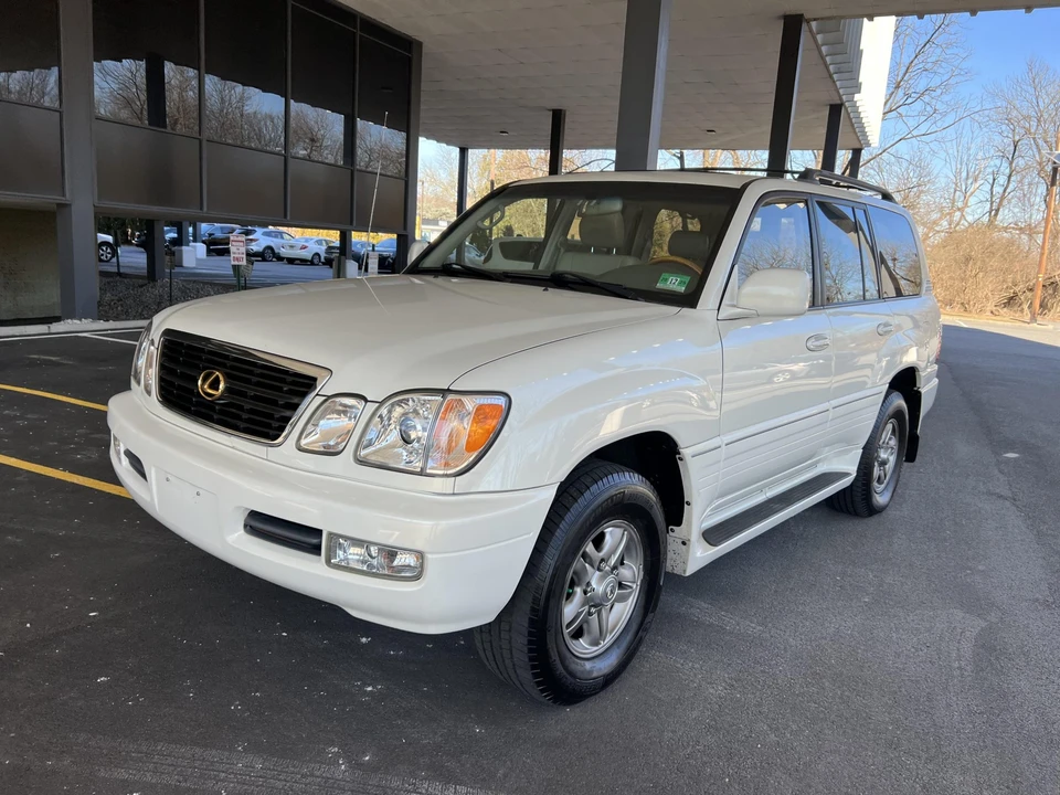2002 Lexus LX 2nd Gen - Image 8 of 31