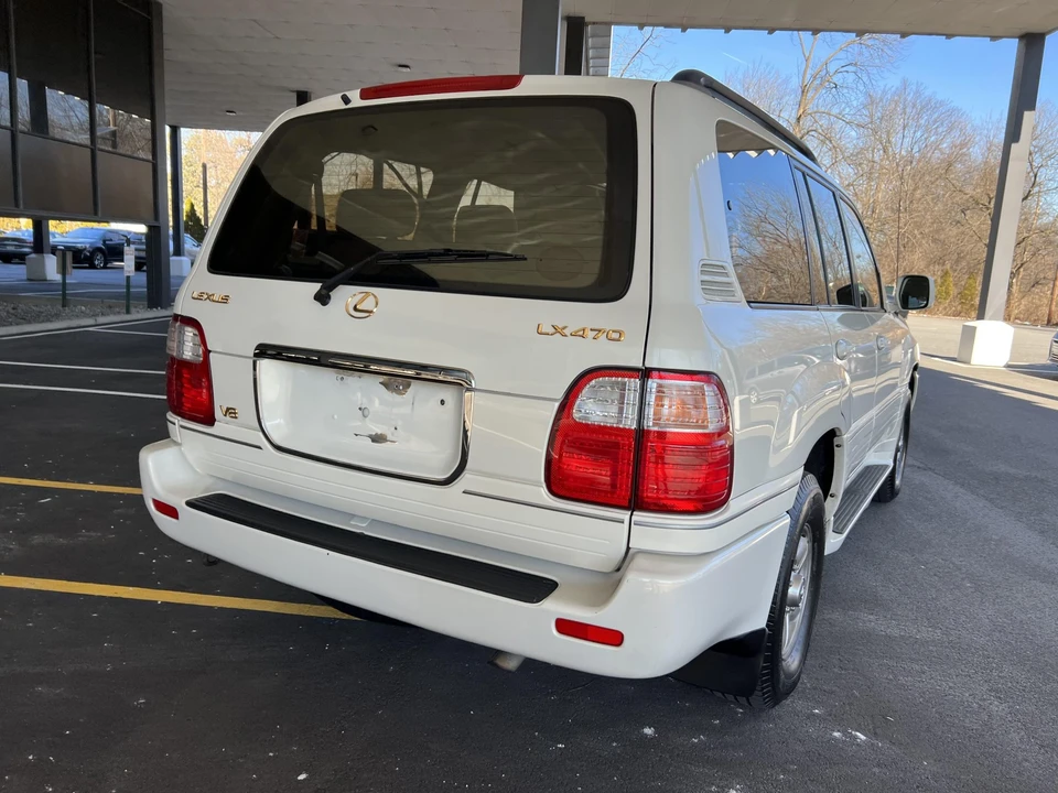 2002 Lexus LX 2nd Gen - Image 22 of 31