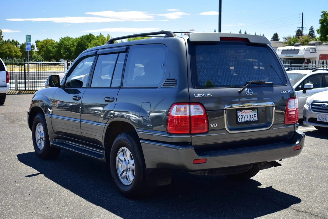 2002 Lexus LX 2nd Gen - Image 20 of 31