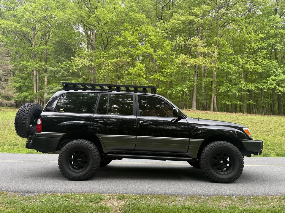2002 Lexus LX 2nd Gen - Image 16 of 31