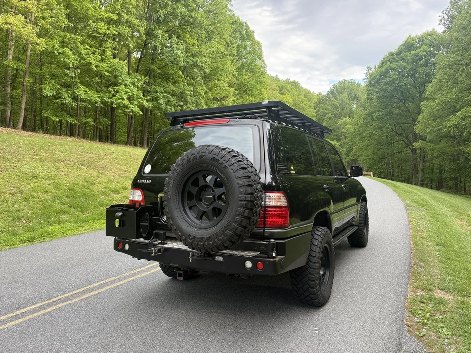2002 Lexus LX 2nd Gen - Image 19 of 31