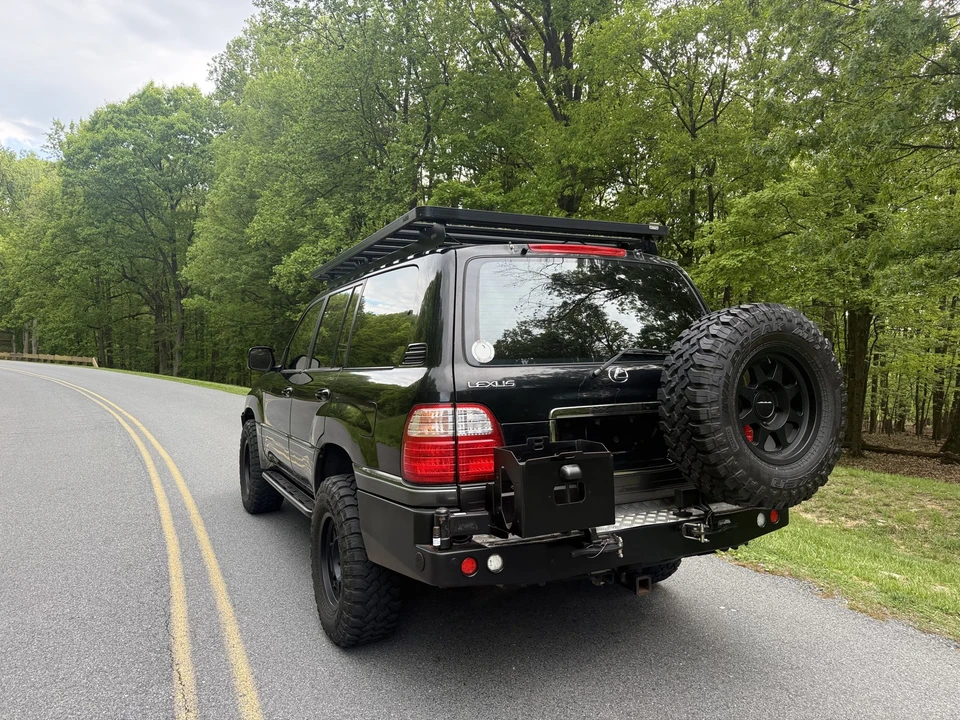 2002 Lexus LX 2nd Gen - Image 24 of 31