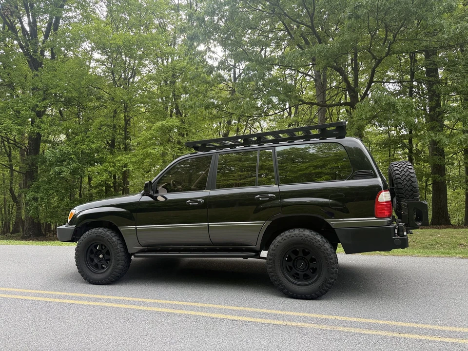 2002 Lexus LX 2nd Gen - Image 27 of 31