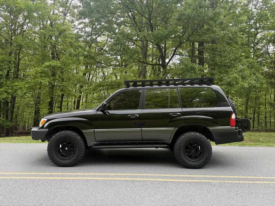 2002 Lexus LX 2nd Gen - Image 29 of 31