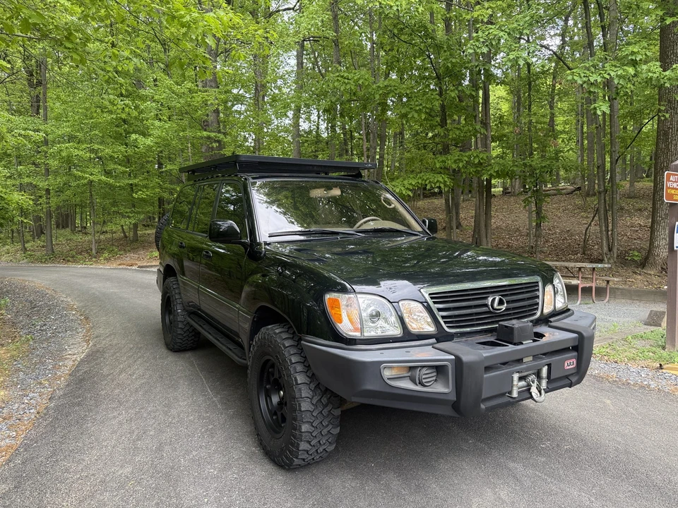 2002 Lexus LX 2nd Gen - Image 10 of 31