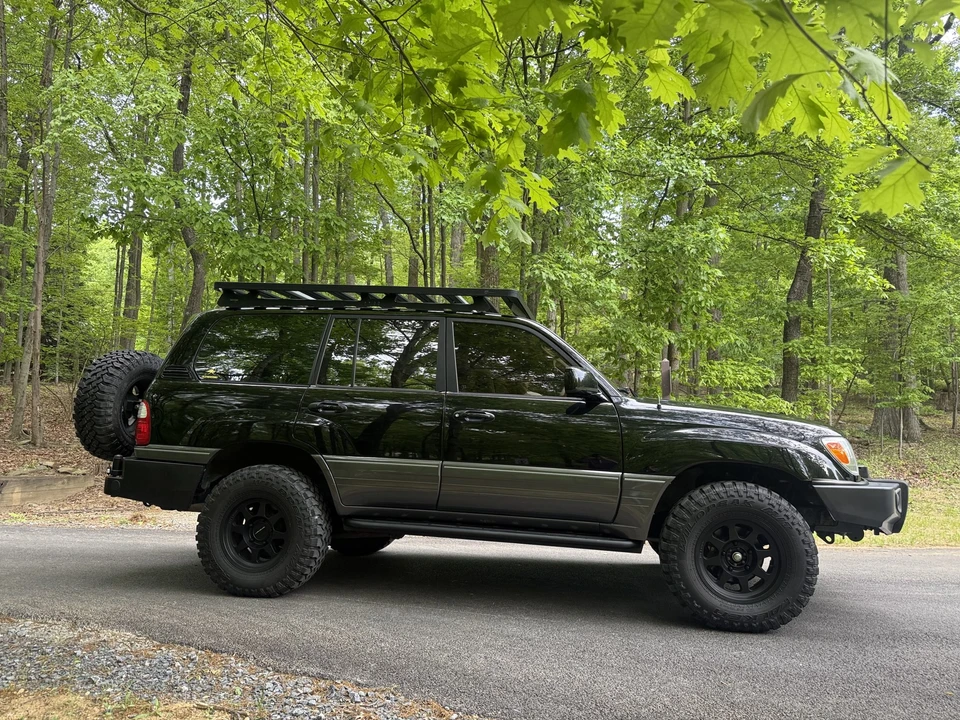 2002 Lexus LX 2nd Gen - Image 17 of 31