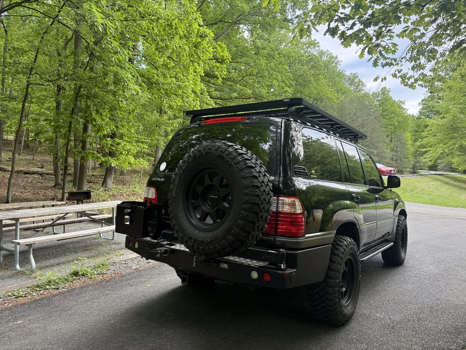 2002 Lexus LX 2nd Gen - Image 21 of 31