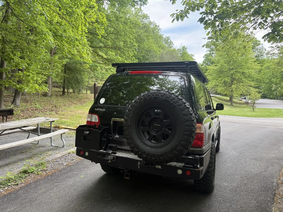 2002 Lexus LX 2nd Gen - Image 22 of 31
