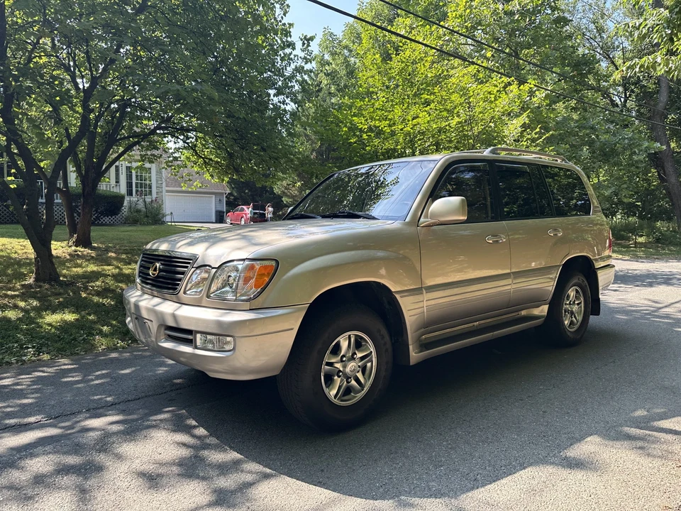 2002 Lexus LX 2nd Gen - Image 3 of 31
