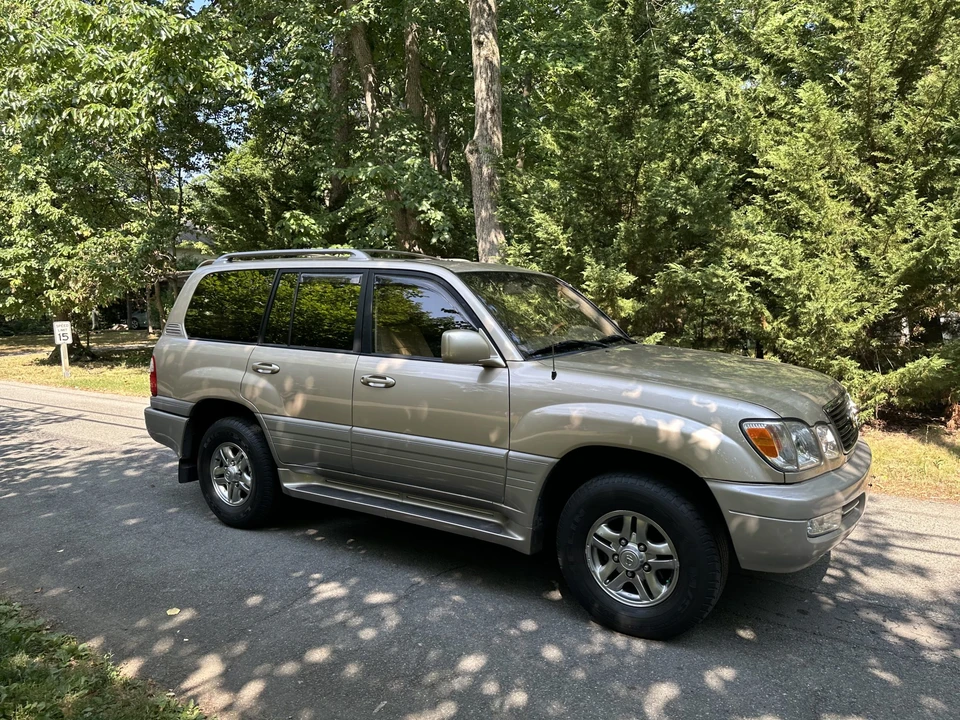 2002 Lexus LX 2nd Gen - Image 14 of 31
