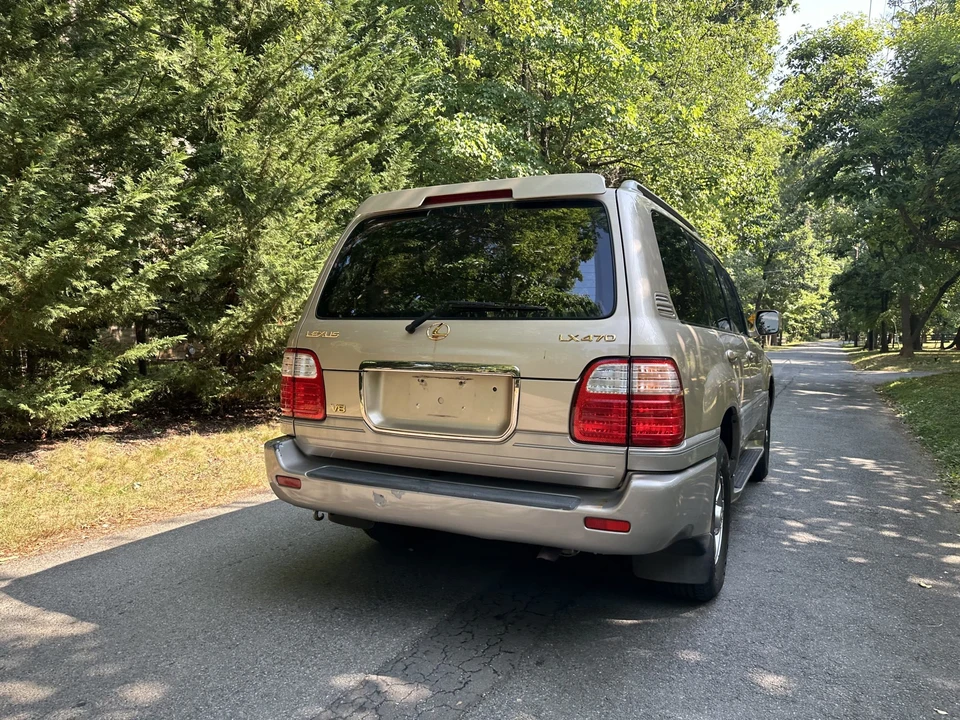 2002 Lexus LX 2nd Gen - Image 9 of 31