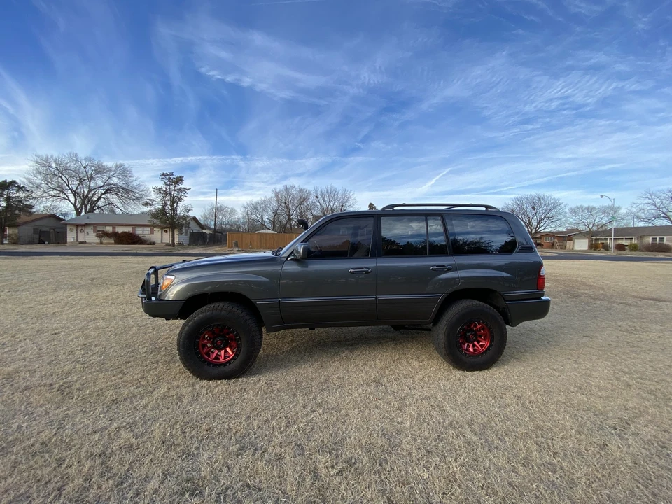 2002 Lexus LX 2nd Gen - Image 2 of 31